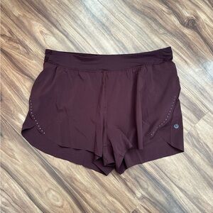 Lululemon Fast and Free High-Rise Classic Fit Split 3” Women’s Large.